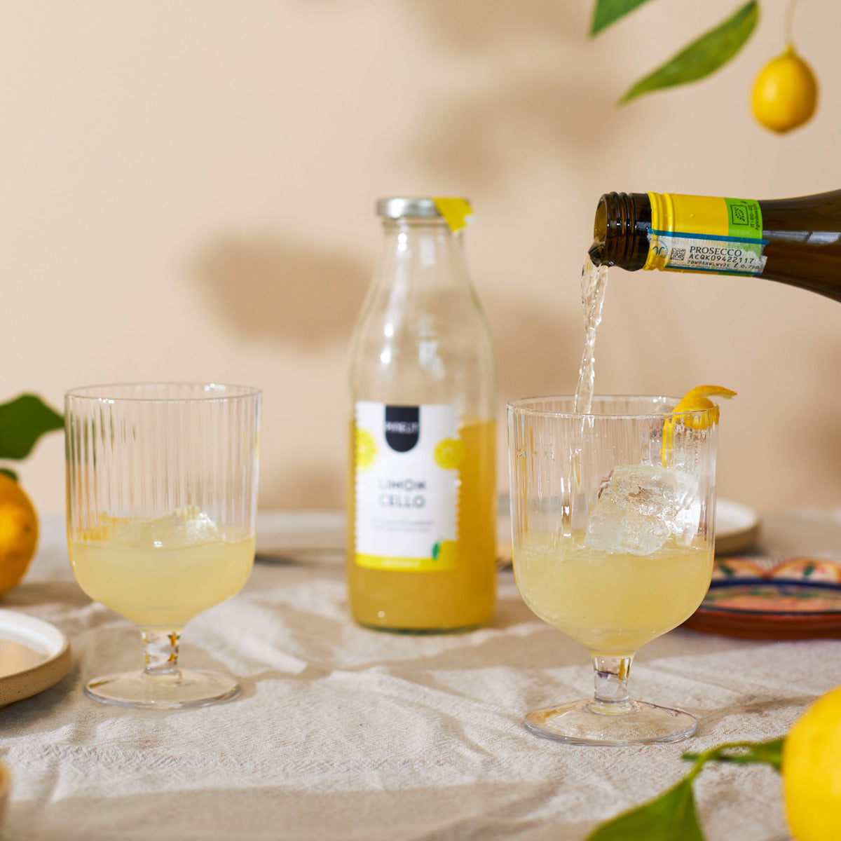 Limoncello selber machen | DIY-Cocktail in der Flasche | Bio | Pinienkerne