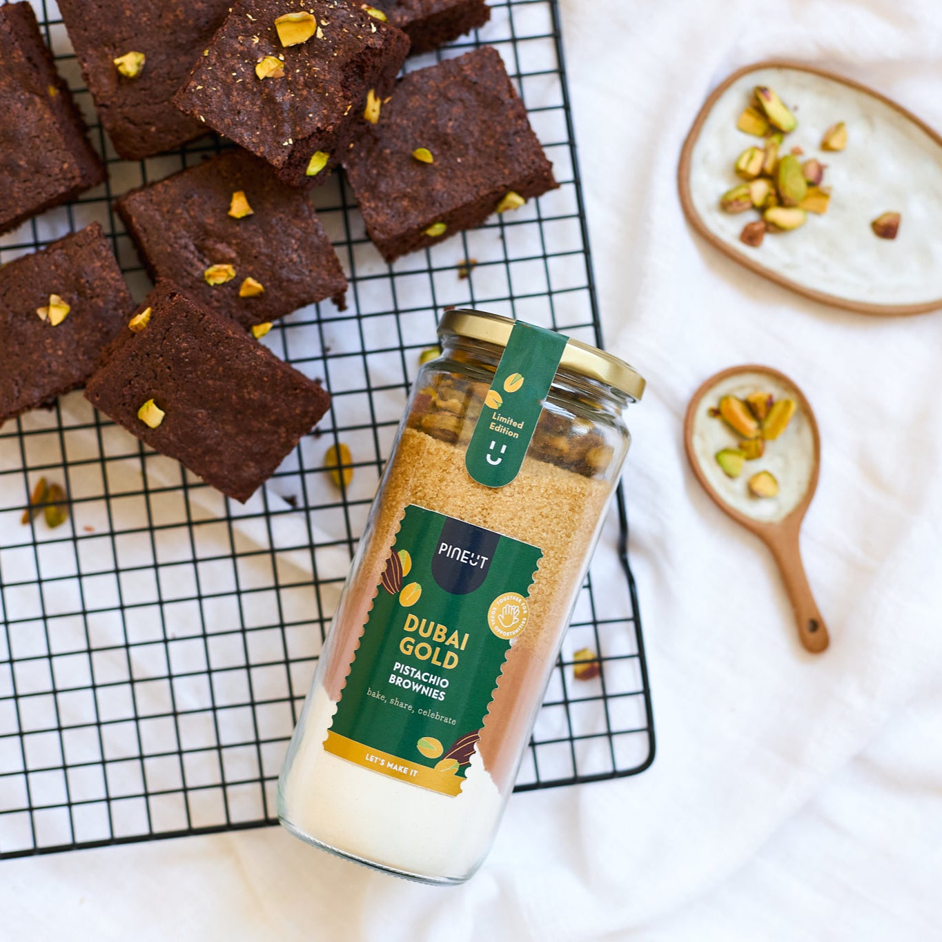 Brownies Dubai Gold | DIY Brownie Mix | Pure Chocolade, Pistache & Specerijen