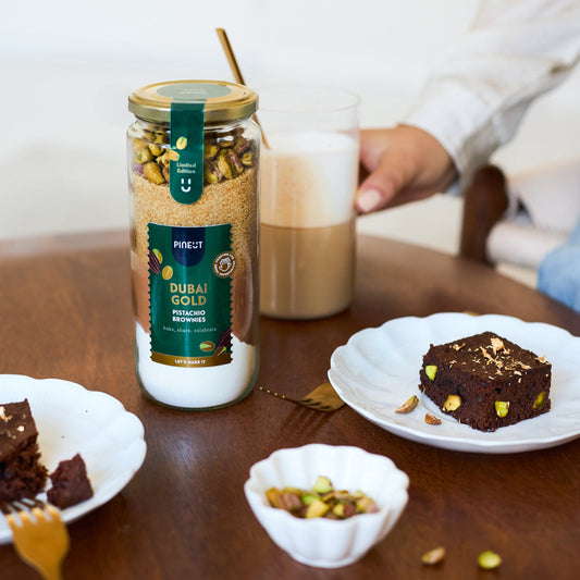 Brownies Dubai Gold | DIY-Brownie-Mischung | Zartbitterschokolade, Pistazien & Gewürze