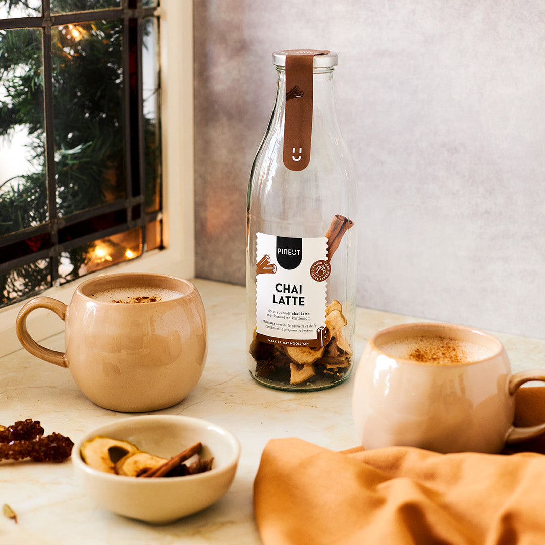 Chai Latte zubereiten | Selbstgemachtes Getränk aus der Flasche | Pinienkerne | BIO