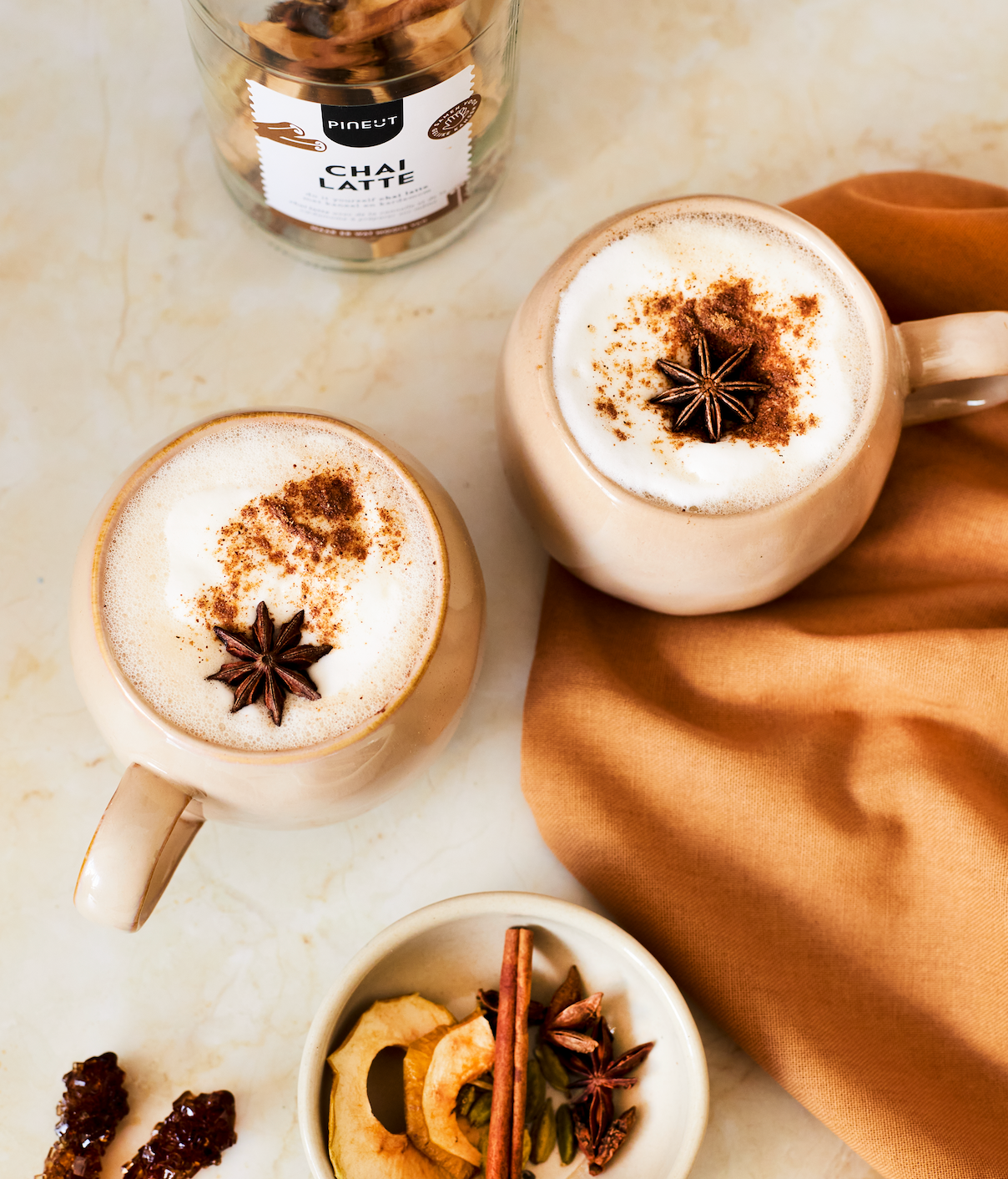 Chai Latte zubereiten | Selbstgemachtes Getränk aus der Flasche | Pinienkerne | BIO